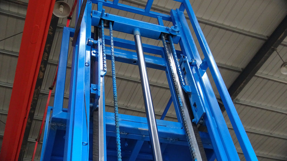 Guide Rail Cargo Lift — 500 kg, 1.2 × 1m Platform, 6m Lift Height