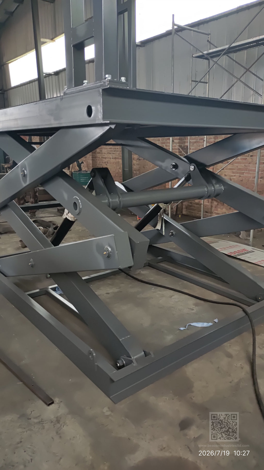 Heavy-duty double deck car parking lift — 2.1×2.8m platform, steel construction