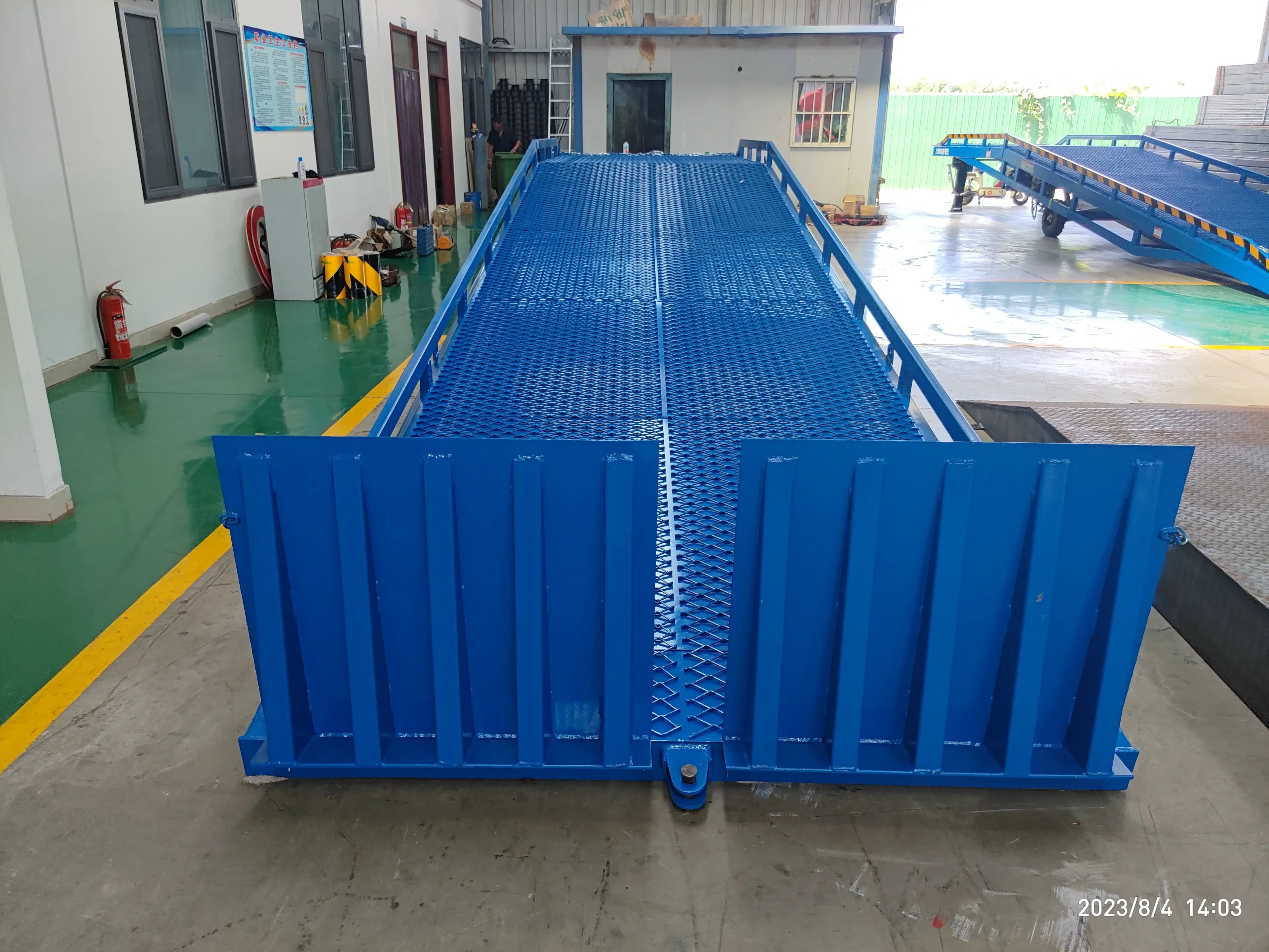 mobile dock ramp 10 ton 11m x 2.1m heavy duty portable loading ramp for trucks warehouse
