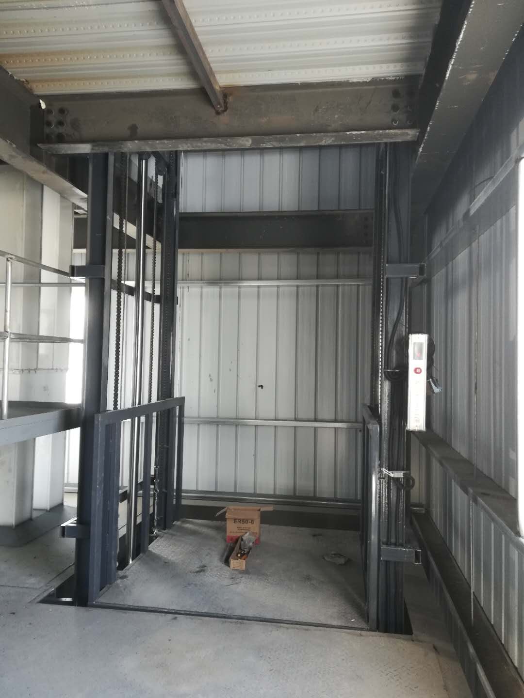 Guide Rail Cargo Lift — 3 Ton, Double Column Double Cylinder, 6m Lift Height